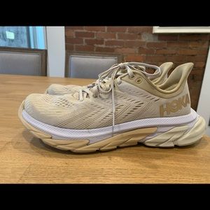 HOKE ONE ONE Clifton Edge Men’s Gold Running Shoe in size US 10.5